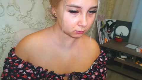 Snapshot of vikiwaitingforyou chatting on November 2025 10:52:02 AM Vitoria online show from November 2025 10:52:02 AM