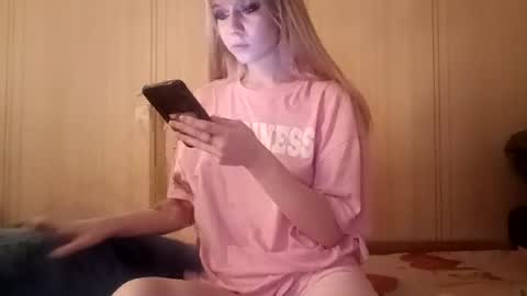 Snapshot of vikki_l0ve chatting on July 2026 11:01:02 AM vikki online show from July 2026 11:01:02 AM