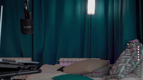 Snapshot of viktor_secret chatting on February 2026 04:42:01 AM fansly VITEKsecret online show from February 2026 04:42:01 AM