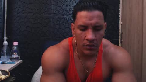 Viktor Herrera online show from November 2025 02:33:01 PM