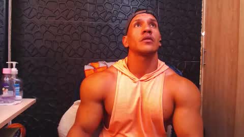 Viktor Herrera online show from November 2025 12:06:01 PM