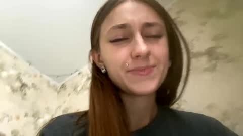 Snapshot of viktoria9898 chatting on December 2024 09:35:02 AM Sweett online show from December 2024 09:35:02 AM