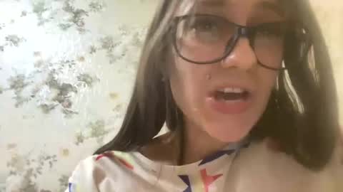 Snapshot of viktoria9898 chatting on February 2025 01:46:02 AM Sweett online show from February 2025 01:46:02 AM