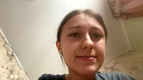 Snapshot of viktoria9898 chatting on September 2025 11:44:02 AM Sweett online show from September 2025 11:44:02 AM