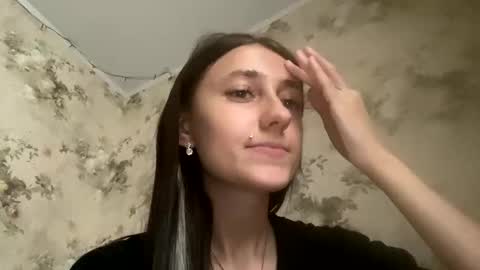 Snapshot of viktoria9898 chatting on October 2025 11:55:01 AM Sweett online show from October 2025 11:55:01 AM