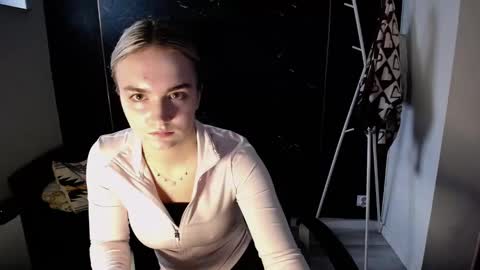 viktoria_lovely online show from November 2025 12:36:02 PM