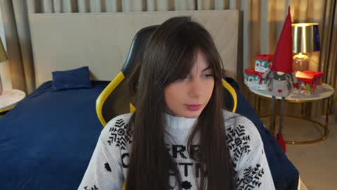 Snapshot of viktoria_storm chatting on January 2025 04:05:01 PM Alisa online show from January 2025 04:05:01 PM