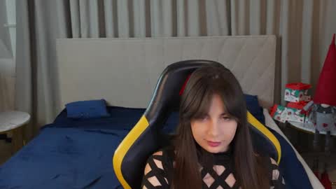 Snapshot of viktoria_storm chatting on January 2025 08:11:02 AM Alisa online show from January 2025 08:11:02 AM