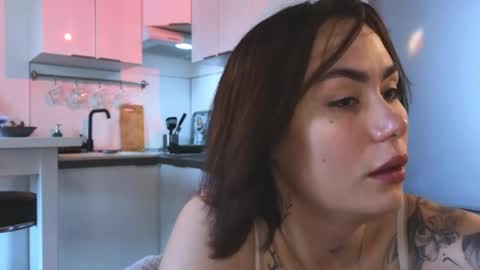 Snapshot of viktoriamoore chatting on May 2026 03:41:02 PM viktoriamoore online show from May 2026 03:41:02 PM