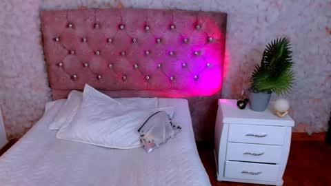 viky_evanss online show from February 2026 06:58:01 PM