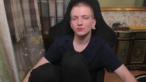 Dimoooooon online show from April 2026 08:31:02 PM