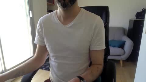 Snapshot of vince_du_80 chatting on May 2026 12:23:02 PM Vince online show from May 2026 12:23:02 PM