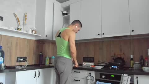 Snapshot of vincent_o chatting on December 2024 08:30:02 AM Vincent. uncut 18cm online show from December 2024 08:30:02 AM