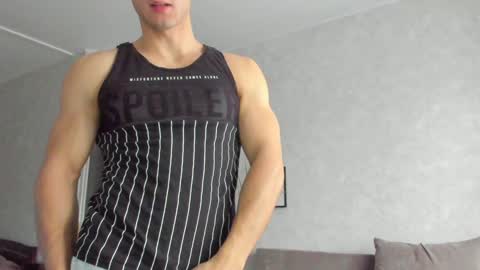 Snapshot of vincent_o chatting on December 2024 08:41:02 AM Vincent. uncut 18cm online show from December 2024 08:41:02 AM