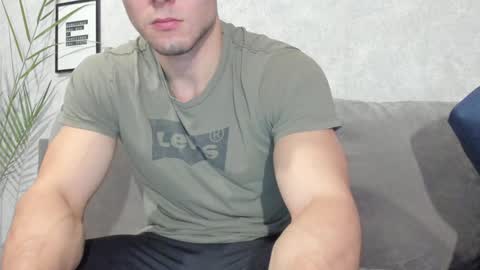 Snapshot of vincent_o chatting on December 2024 02:16:02 PM Vincent. uncut 18cm online show from December 2024 02:16:02 PM