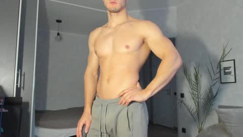 Snapshot of vincent_o chatting on December 2024 11:47:01 AM Vincent. uncut 18cm online show from December 2024 11:47:01 AM