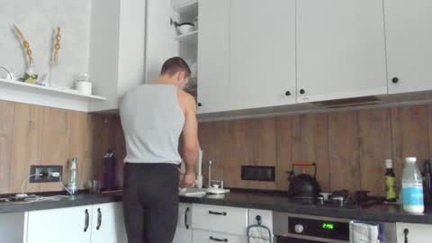 Snapshot of vincent_o chatting on December 2024 08:44:02 AM Vincent. uncut 18cm online show from December 2024 08:44:02 AM