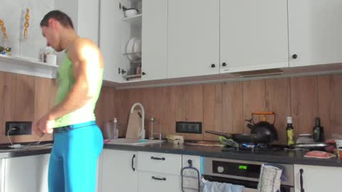 Snapshot of vincent_o chatting on January 2025 08:33:01 AM Vincent. uncut 18cm online show from January 2025 08:33:01 AM