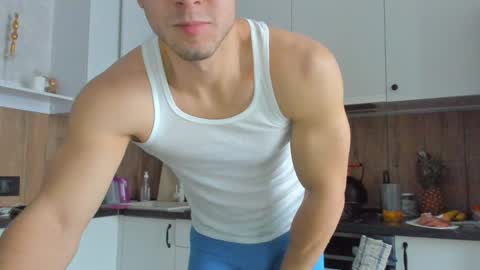 Snapshot of vincent_o chatting on January 2025 09:51:02 AM Vincent. uncut 18cm online show from January 2025 09:51:02 AM