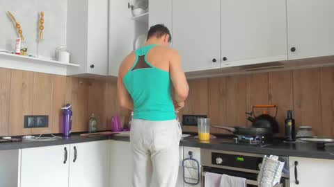 Snapshot of vincent_o chatting on February 2025 09:05:01 AM Vincent. uncut 18cm online show from February 2025 09:05:01 AM