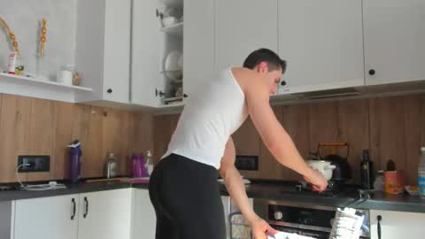 Snapshot of vincent_o chatting on February 2025 10:21:01 AM Vincent. uncut 18cm online show from February 2025 10:21:01 AM