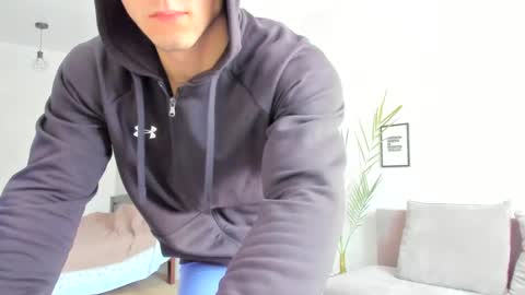 Snapshot of vincent_o chatting on February 2025 01:06:01 PM Vincent. uncut 18cm online show from February 2025 01:06:01 PM