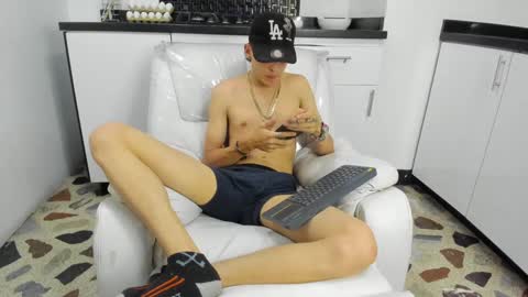 Snapshot of vincenthunter chatting on December 2024 01:21:01 AM Vincent online show from December 2024 01:21:01 AM