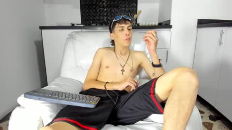 Snapshot of vincenthunter chatting on January 2025 09:07:01 PM Vincent online show from January 2025 09:07:01 PM