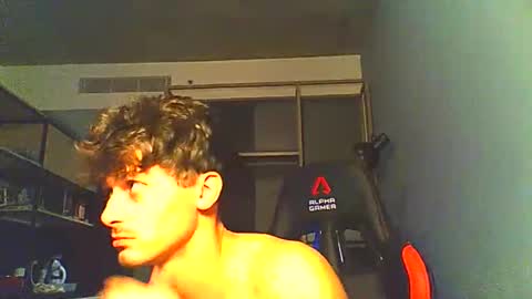 Snapshot of vincentprice69 chatting on October 2025 05:35:01 PM vincentprice69 online show from October 2025 05:35:01 PM