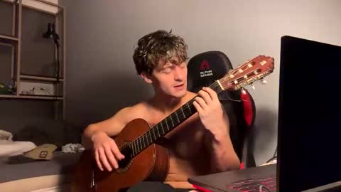 Snapshot of vincentprice69 chatting on November 2025 10:04:02 PM vincentprice69 online show from November 2025 10:04:02 PM