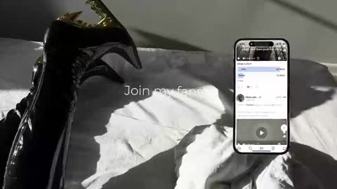 Snapshot of vinylstore chatting on December 2025 04:14:01 PM Diva Silvia online show from December 2025 04:14:01 PM