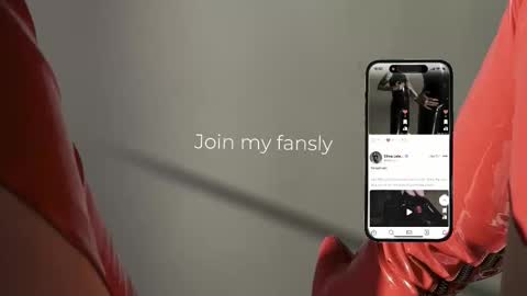 Snapshot of vinylstore chatting on December 2025 04:47:01 PM Diva Silvia online show from December 2025 04:47:01 PM