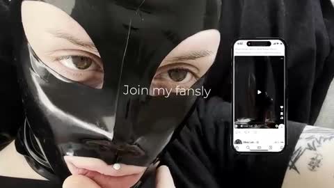 Snapshot of vinylstore chatting on December 2025 06:49:02 PM Diva Silvia online show from December 2025 06:49:02 PM