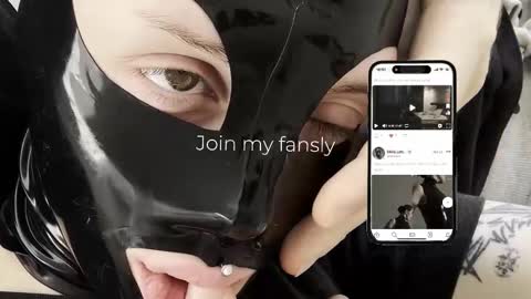 Snapshot of vinylstore chatting on February 2026 04:38:02 PM Diva Silvia online show from February 2026 04:38:02 PM