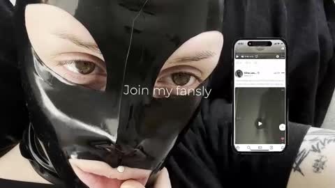 Snapshot of vinylstore chatting on February 2026 05:05:02 PM Diva Silvia online show from February 2026 05:05:02 PM