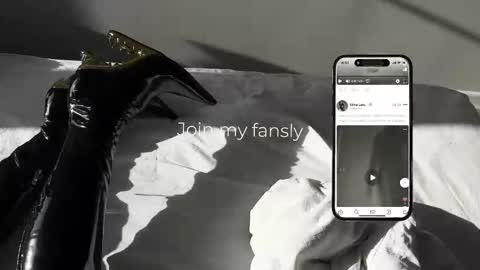 Snapshot of vinylstore chatting on February 2026 04:12:02 PM Diva Silvia online show from February 2026 04:12:02 PM