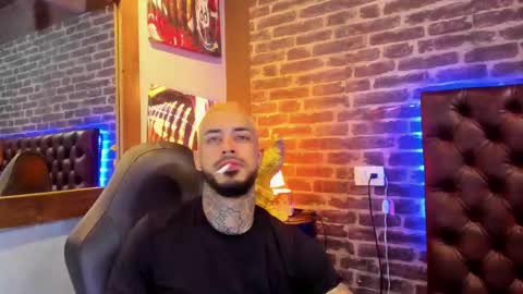 ---Vinzen--- online show from December 2025 04:39:02 AM