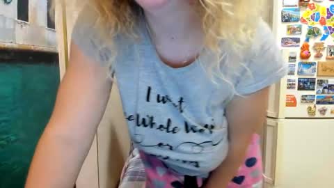 Snapshot of viodetta chatting on October 2025 04:27:01 PM viodetta online show from October 2025 04:27:01 PM