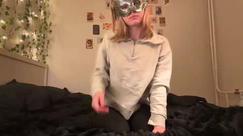 Snapshot of viola_blonde chatting on October 2025 04:26:01 PM viola_blonde online show from October 2025 04:26:01 PM