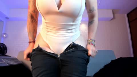 Violett  Everyday From 0530 to 1430 Col Time online show from January 2025 05:44:01 PM