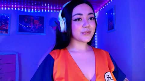 violet online show from November 2025 05:55:01 AM