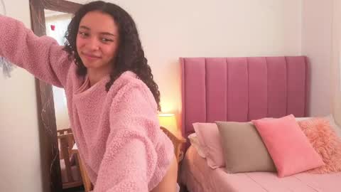 Snapshot of violet__15 chatting on April 2026 12:29:02 PM violet__15 online show from April 2026 12:29:02 PM