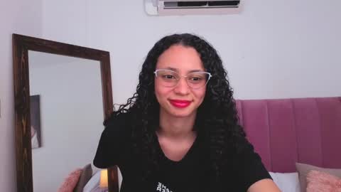Snapshot of violet__15 chatting on June 2026 02:33:01 PM violet__15 online show from June 2026 02:33:01 PM