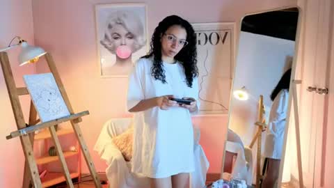 Snapshot of violet__15 chatting on July 2026 12:09:01 PM violet__15 online show from July 2026 12:09:01 PM