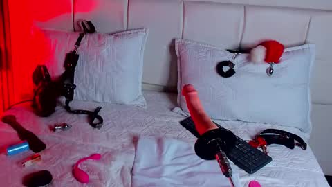 Snapshot of violet_bdsm chatting on October 2025 05:30:02 PM Violet online show from October 2025 05:30:02 PM