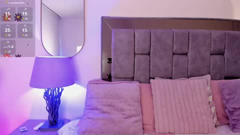 Violet Nova online show from April 2026 11:33:01 AM