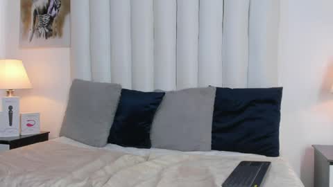 Mary online show from April 2026 07:58:02 PM