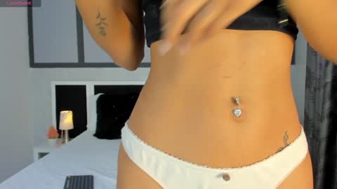 Snapshot of violet_rost chatting on January 2025 04:28:01 PM Violet online show from January 2025 04:28:01 PM