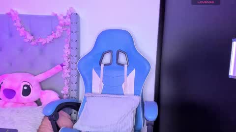 Snapshot of violet_rost chatting on September 2025 01:33:02 PM Violet online show from September 2025 01:33:02 PM