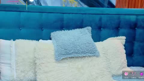 Violeta  online show from May 2026 12:23:01 PM